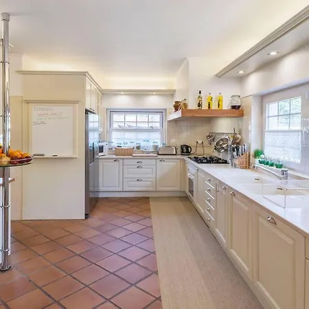 Willa Gerbera Apostica